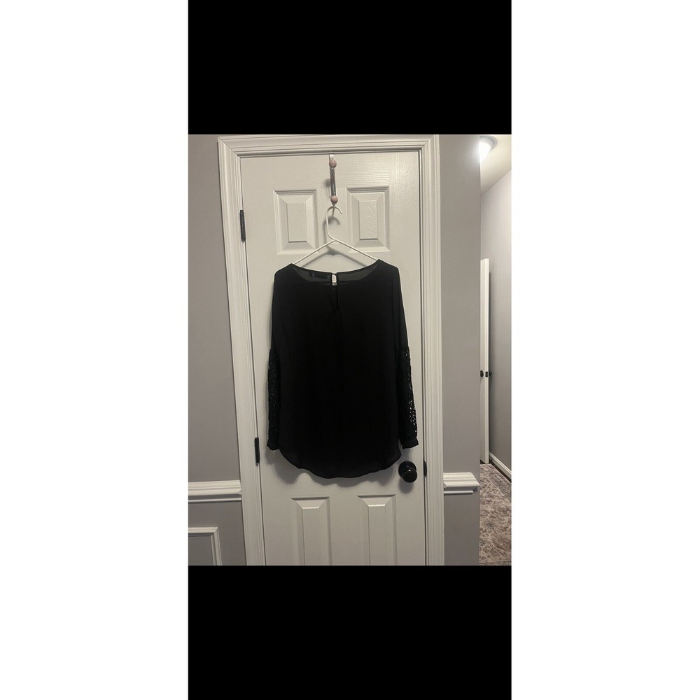 Womens APT 9 - BLACK WITH PARTIAL LACE SLEEVE Top Medium. Nightout causal date